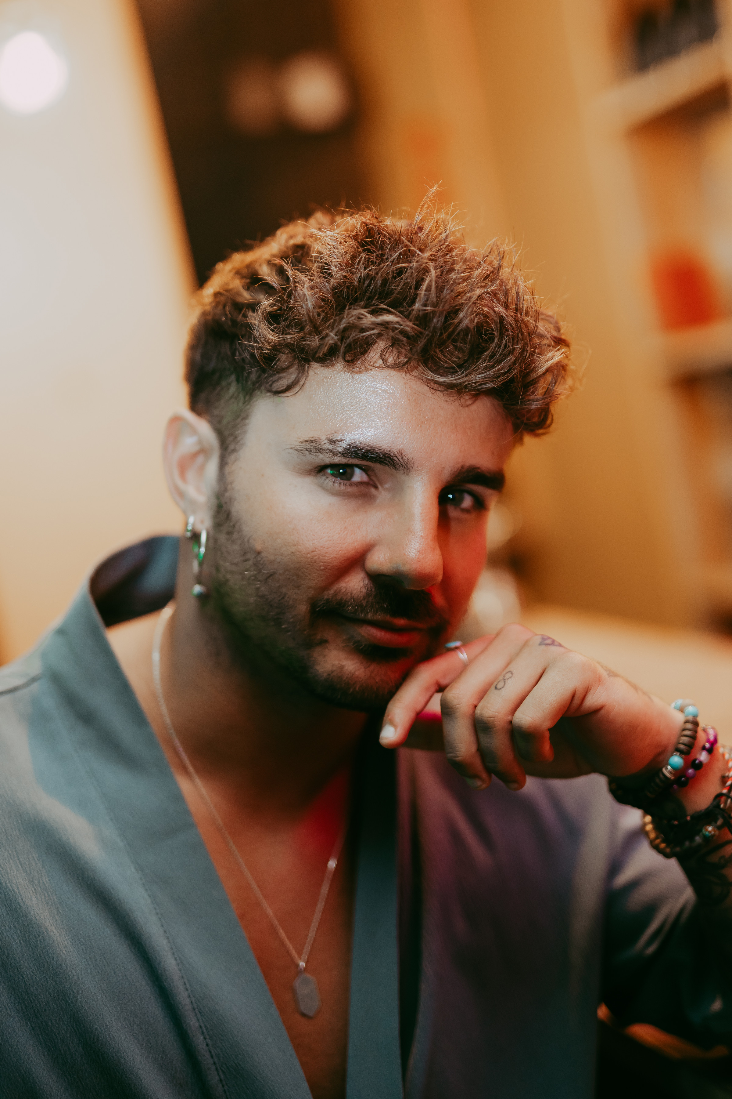 Primer plano de Manu González en Sala Ébano